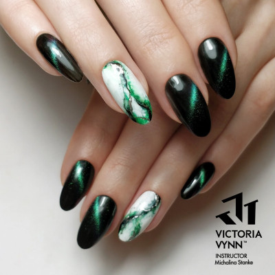 Victoria Vynn - Gel Polish - 247 Stone Cat Eye - Gellack Victoria Vynn - Gel Polish - 247 Stone Cat Eye - Gellack