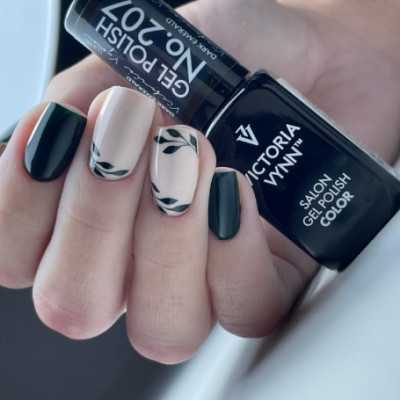 Victoria Vynn - Gel Polish - 207 Dark Emerald - Gellack Victoria Vynn - Gel Polish - 207 Dark Emerald - Gellack