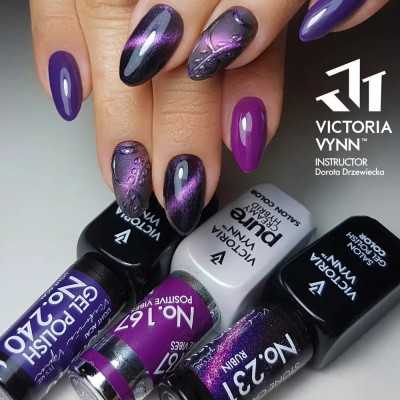 Victoria Vynn - Gel Polish - 240 Light Acai - Gellack Victoria Vynn - Gel Polish - 240 Light Acai - Gellack