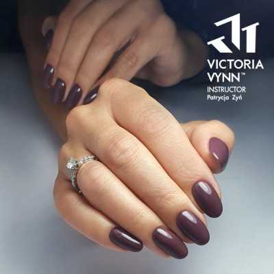 Victoria Vynn - Gel Polish - 168 Subtle Aubergine - Gellack Victoria Vynn - Gel Polish - 168 Subtle Aubergine - Gellack
