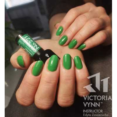 Victoria Vynn - Gel Polish - 221 Green Grass - Gellack Victoria Vynn - Gel Polish - 221 Green Grass - Gellack
